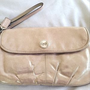 Coach Clutch Wristlet Gold/Beige